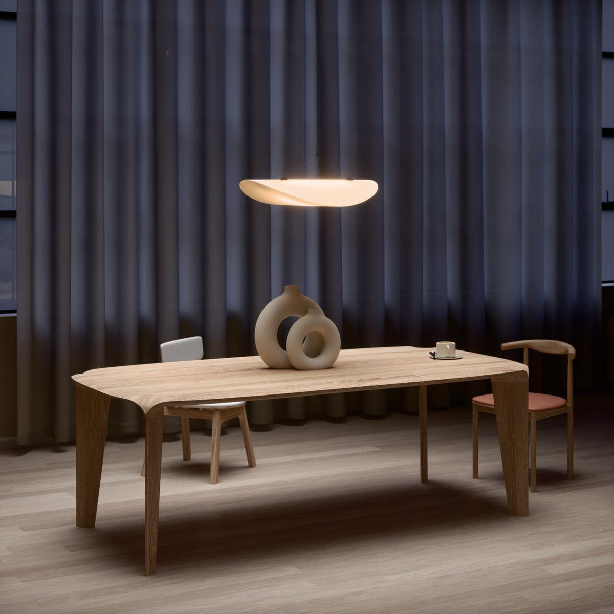 Dining Table Plata — alternate interior setting