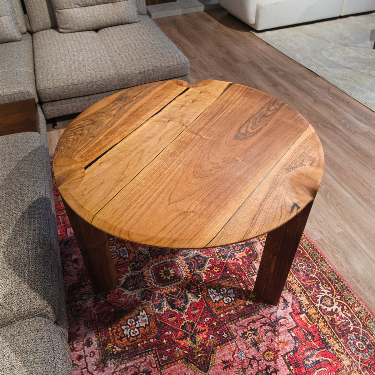 Dining Table Evon — alternate interior setting