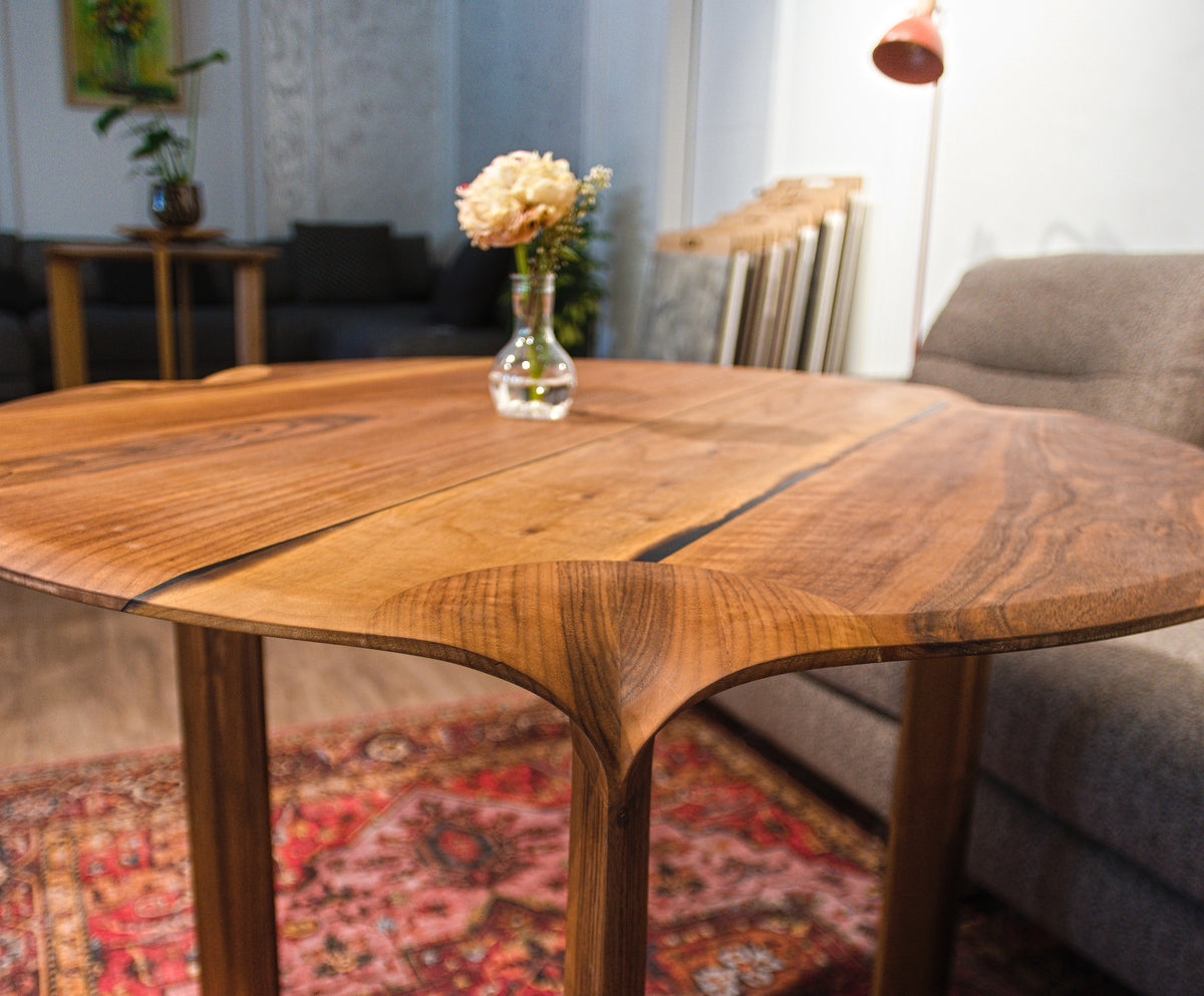 Dining Table Evon — styled interior view