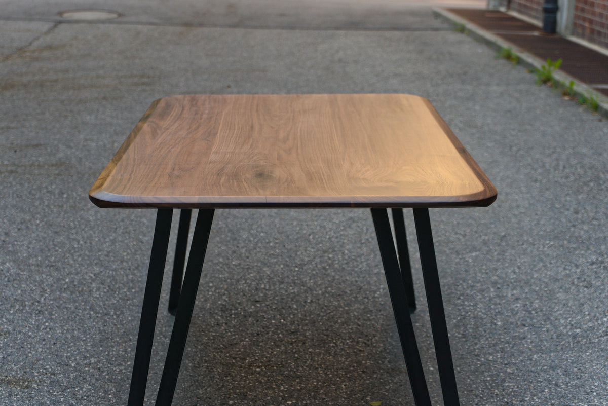 Desk SF46 — material and finish view