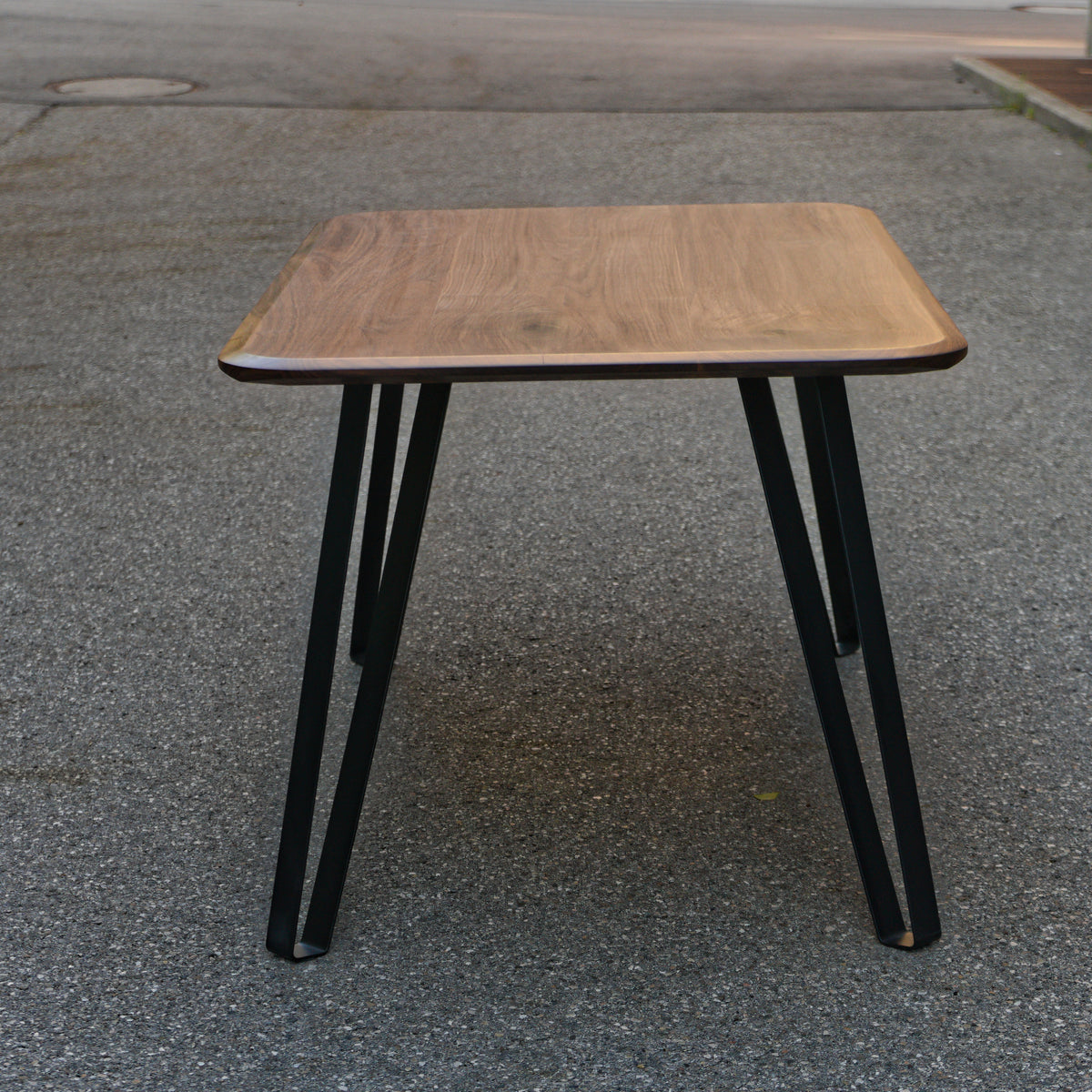 Desk SF46 — alternate material and finish
